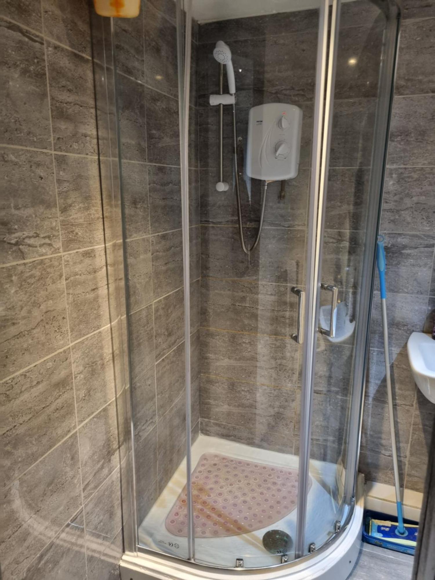 A Cosy Deluxe Size Studio With Queen Size And Sofa Bed Apartment ลีดส์ ภายนอก รูปภาพ
